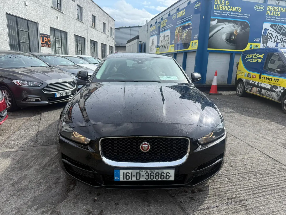 Jaguar XE 2016 - Image 3