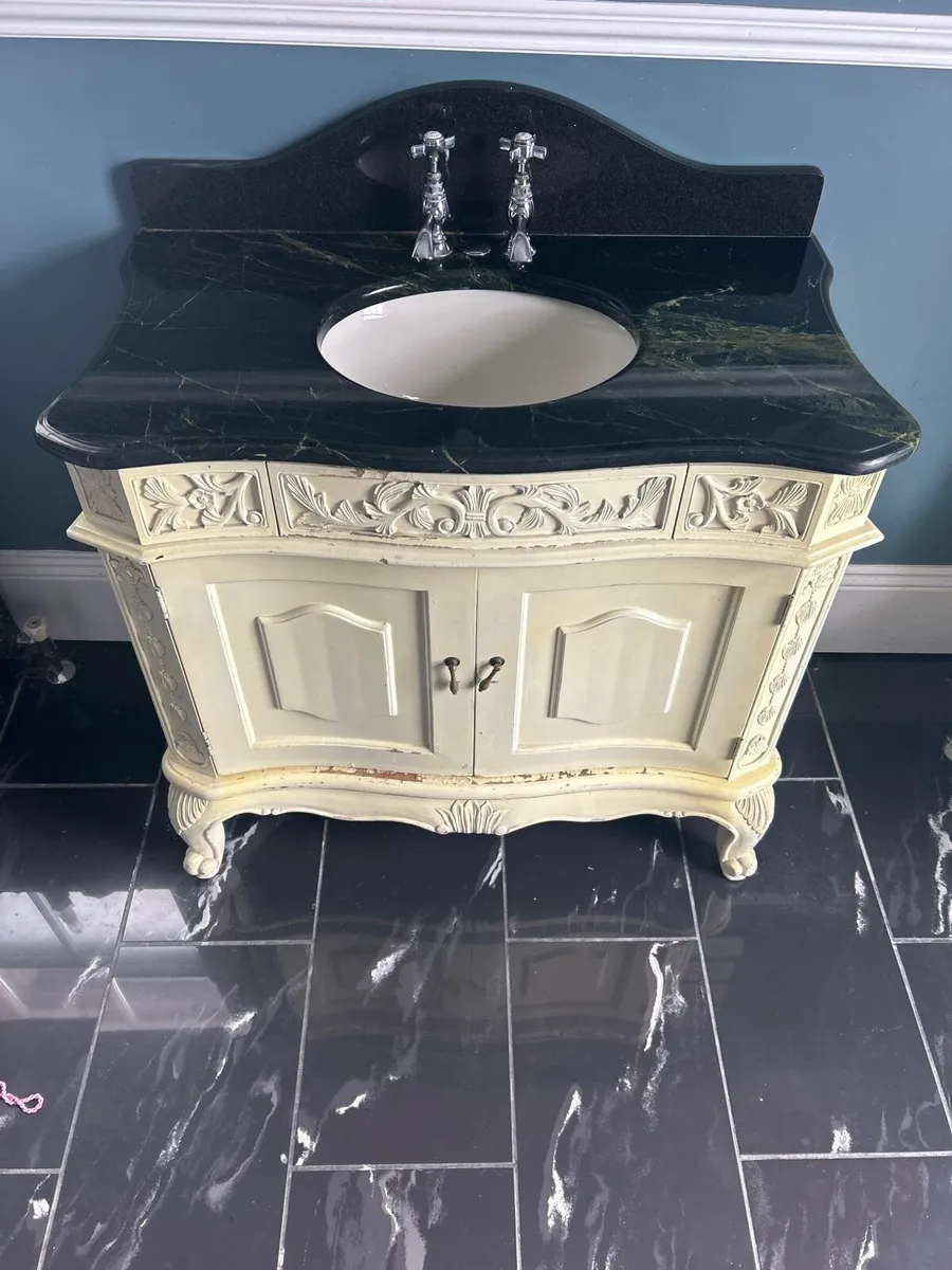 Bathroom sink - Image 2