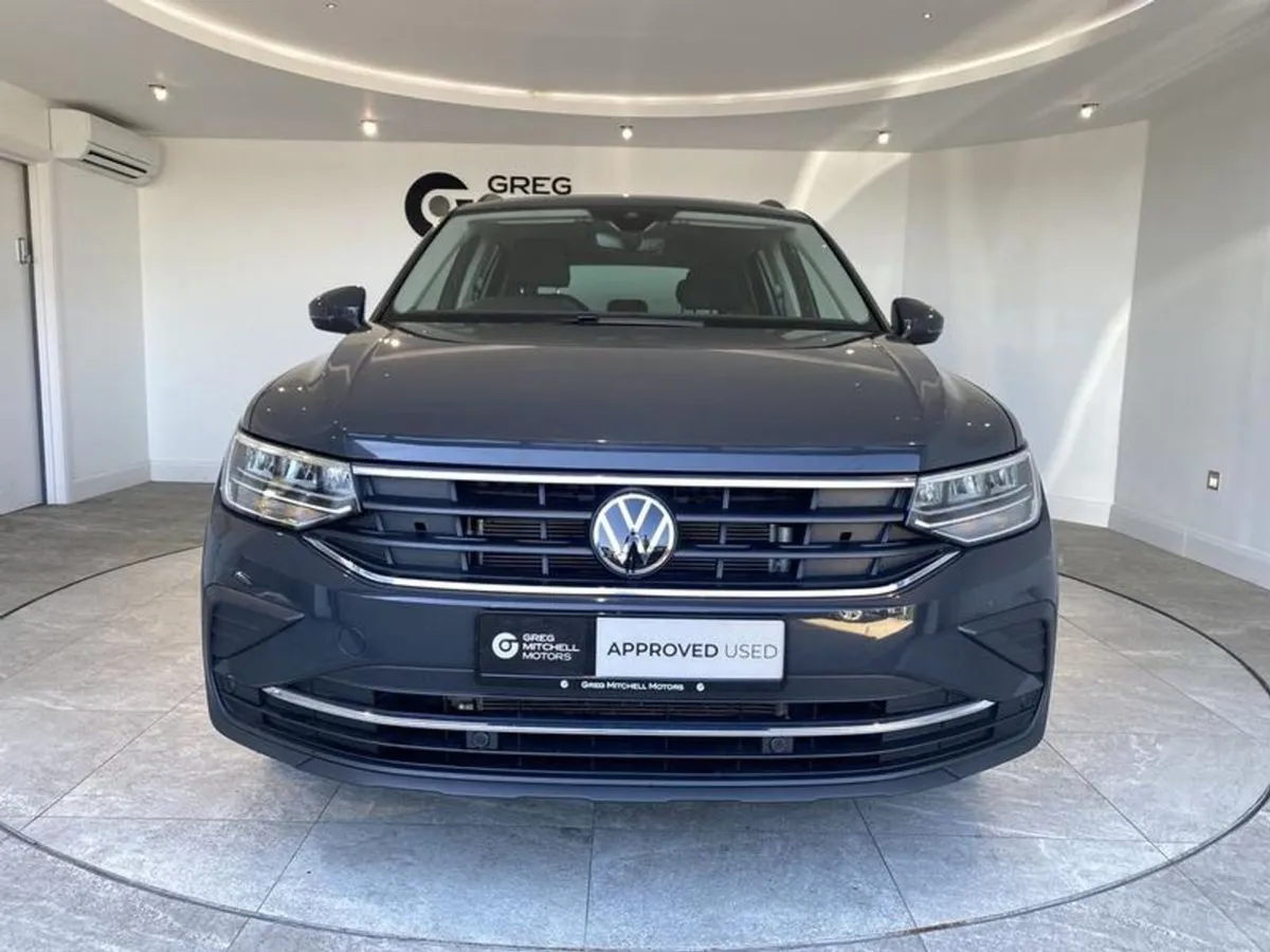 Volkswagen Tiguan 2.0 TDI Life 5dr DSG - Image 2