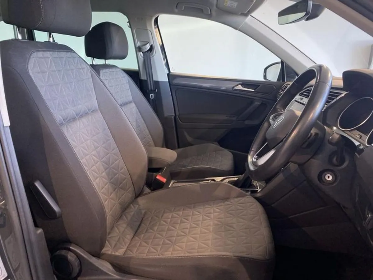 Volkswagen Tiguan 2.0 TDI Life 5dr DSG - Image 4