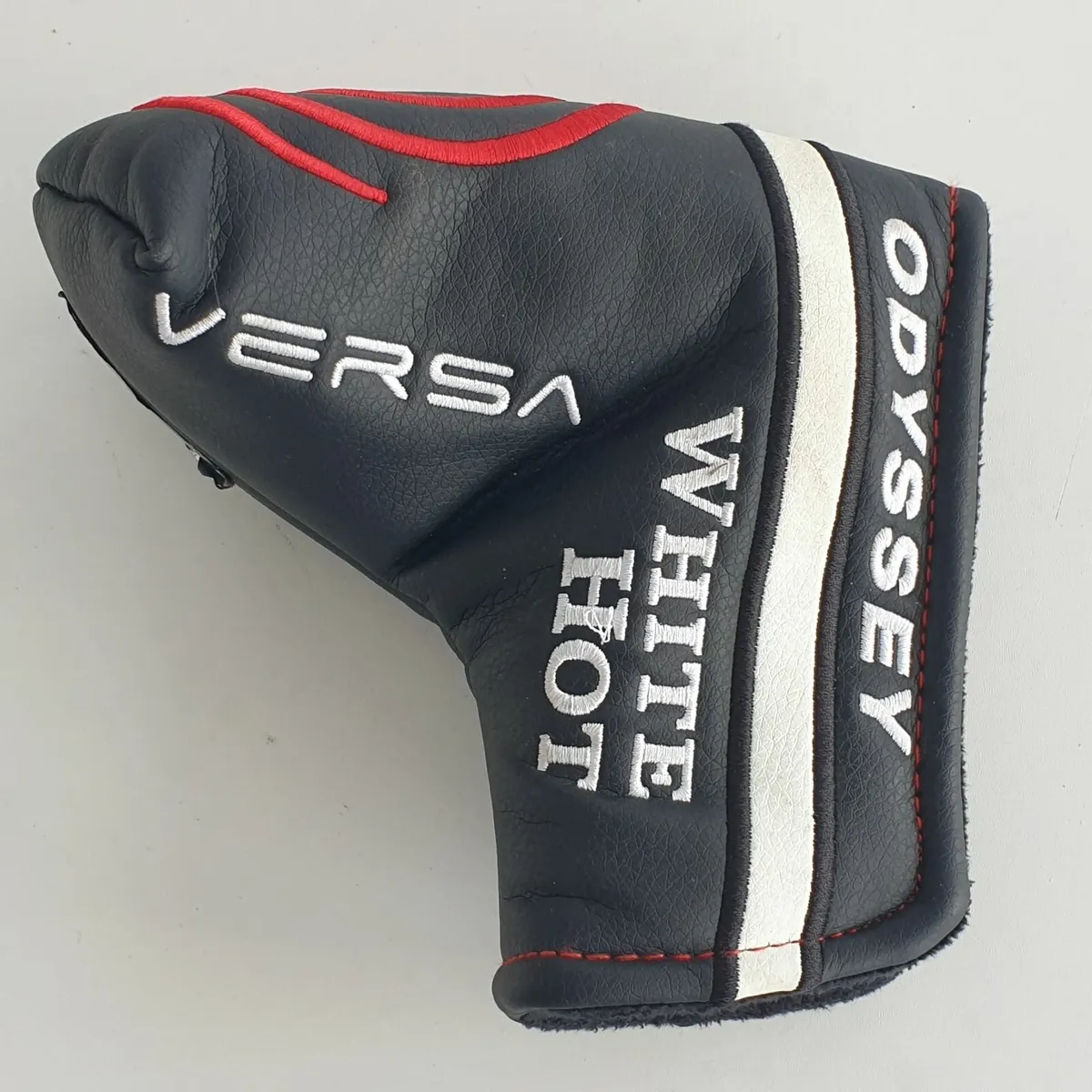 Odyssey white hot versa putter head cover - Image 2