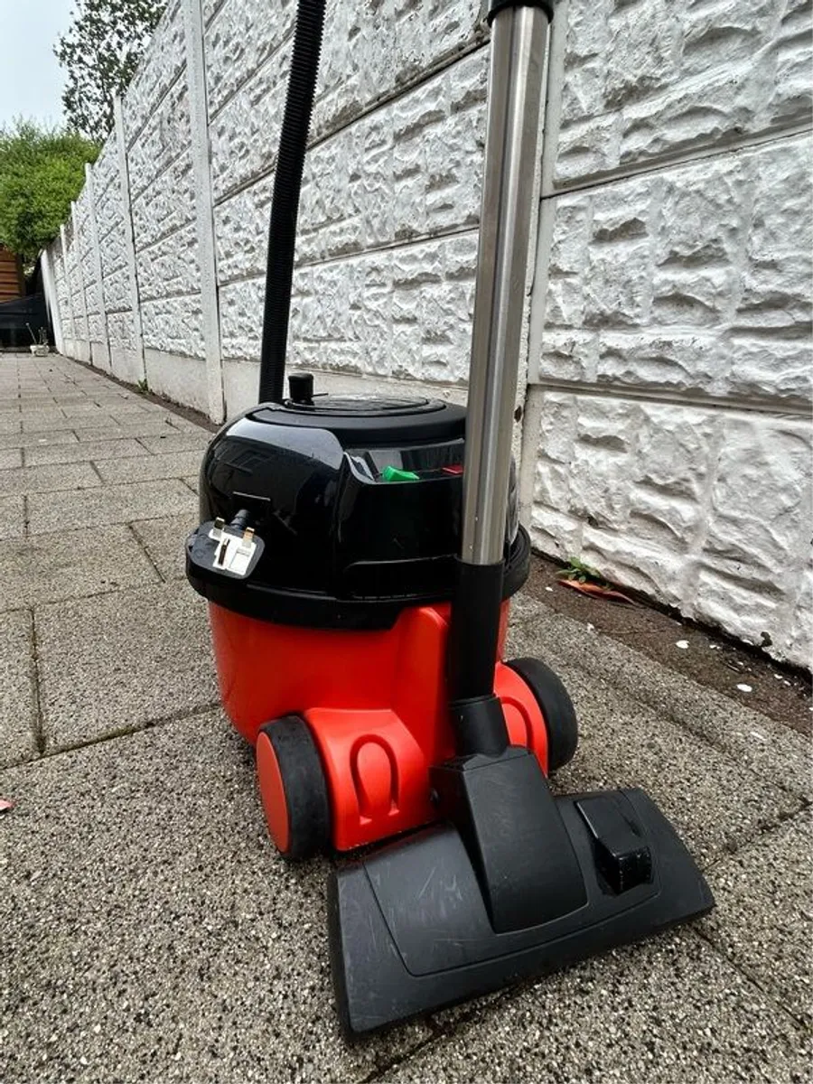 Henry Hoover 200 - Image 2