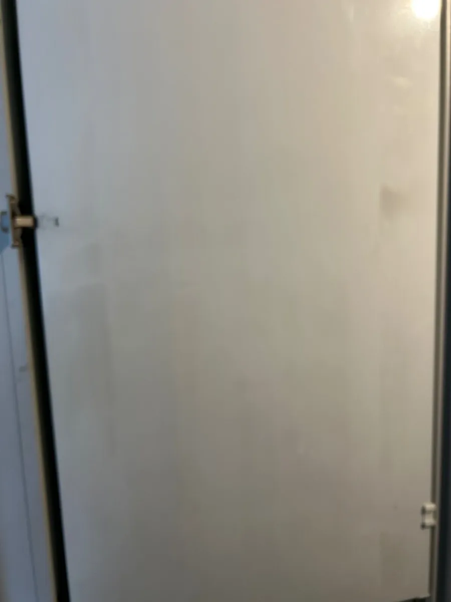 Intergraded fridge freezer - Image 2
