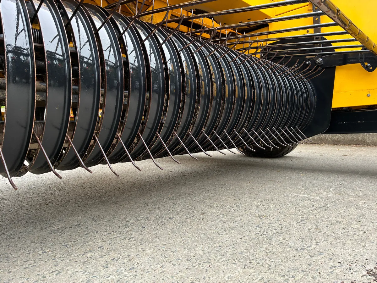 New Holland BC5070 Baler - Image 3
