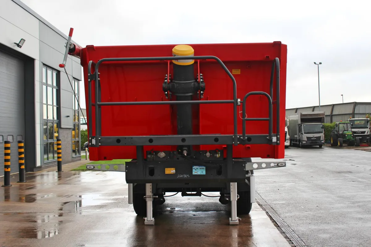 2025 KÄSSBOHRER SKA 3 AXLE ALLOY TIPPING TRAILER - Image 2