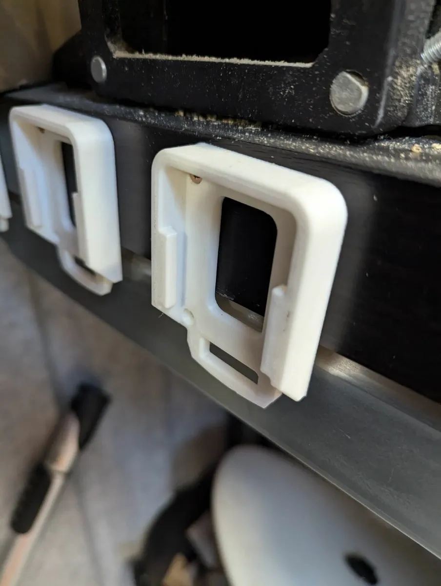 3D PRINTED M18 MILWAUKEE BATTERY MOUNT - Image 2