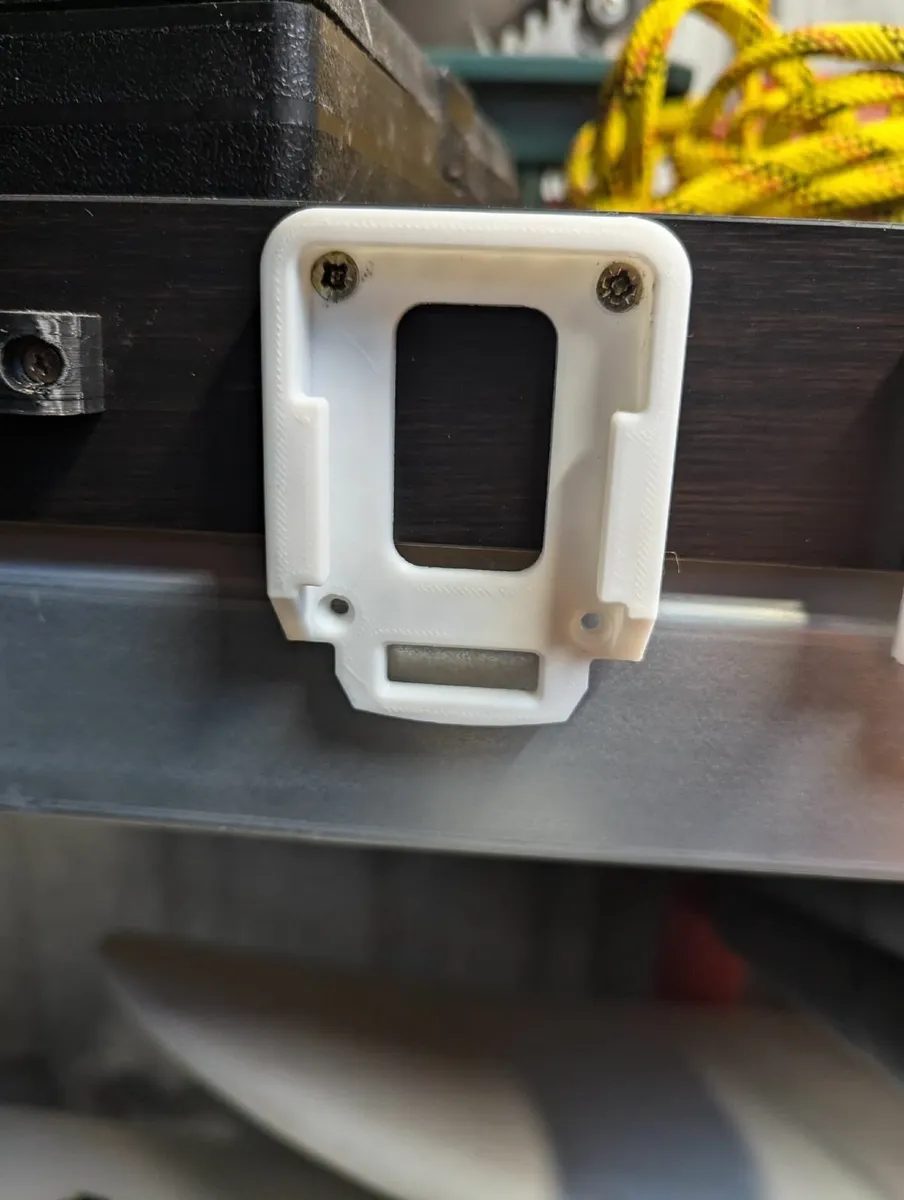 3D PRINTED M18 MILWAUKEE BATTERY MOUNT - Image 3