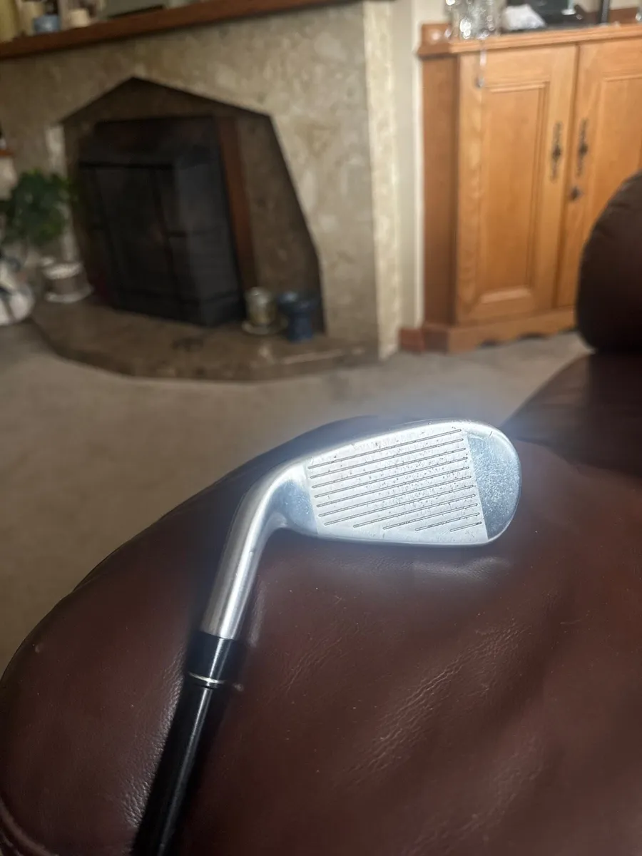 Taylormade 2 Iron - Image 4