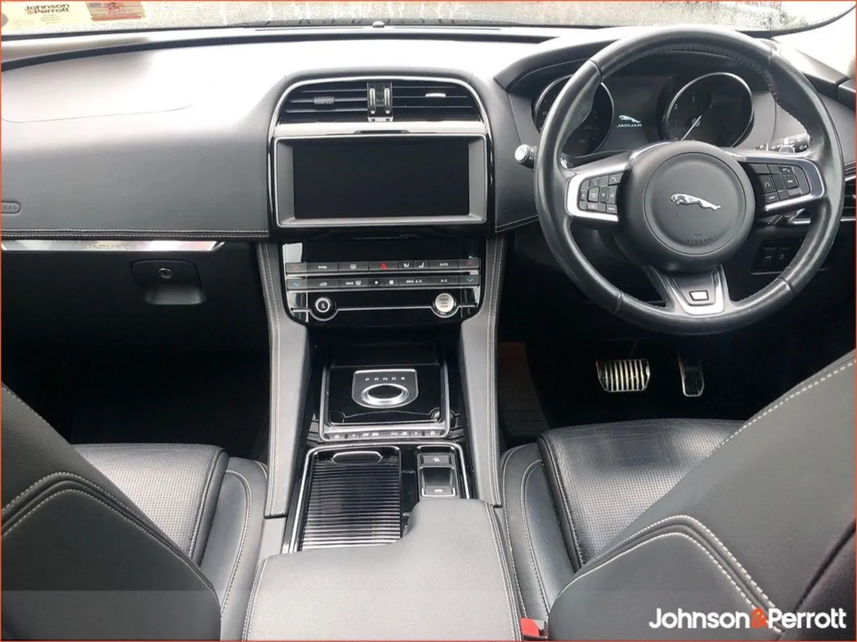 Jaguar F- PACE RWD 2.0 D 180PS R-sport Auto - Image 4