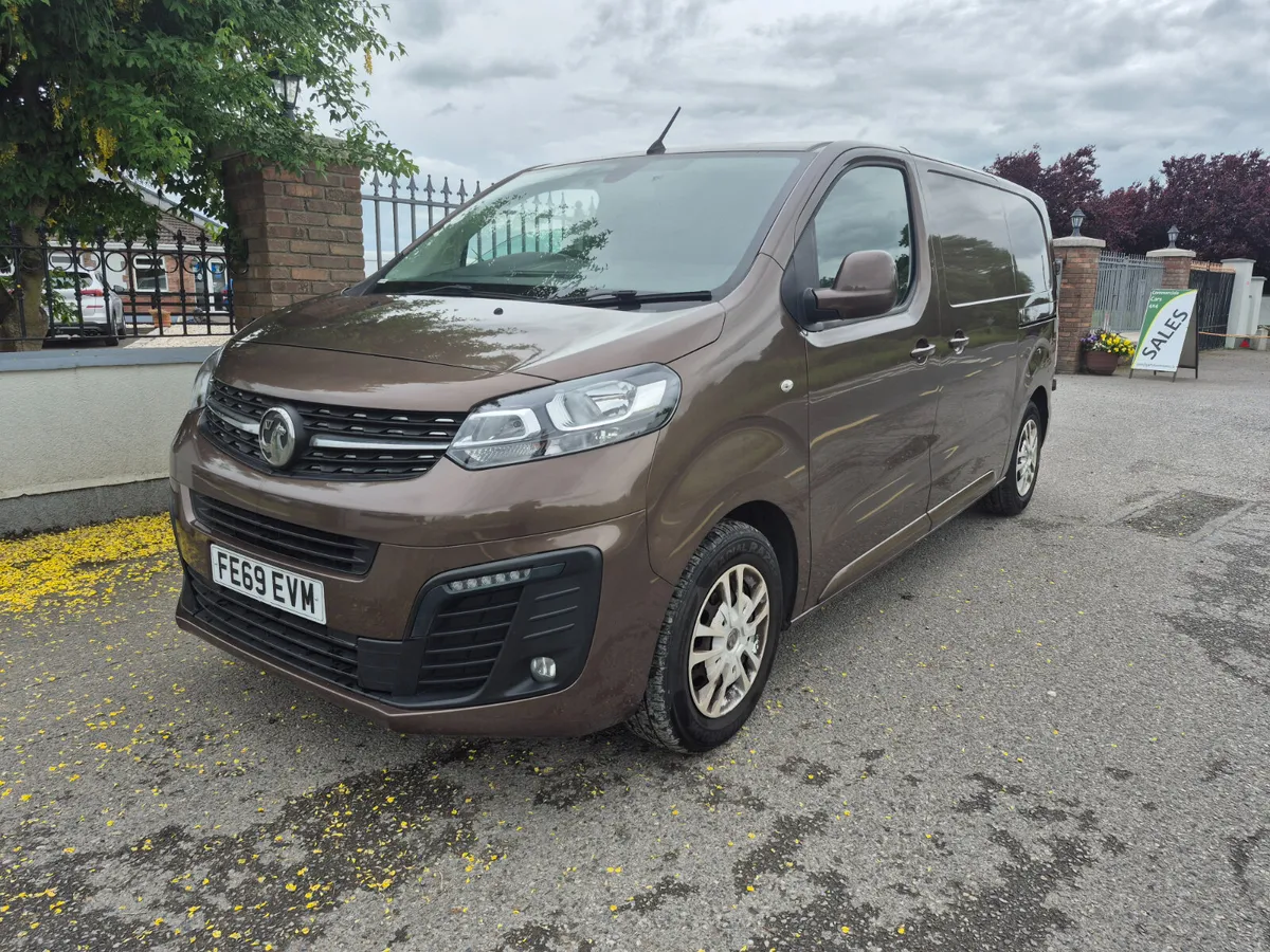 VauxhVivaro 2700 Sportive s/s - Image 1