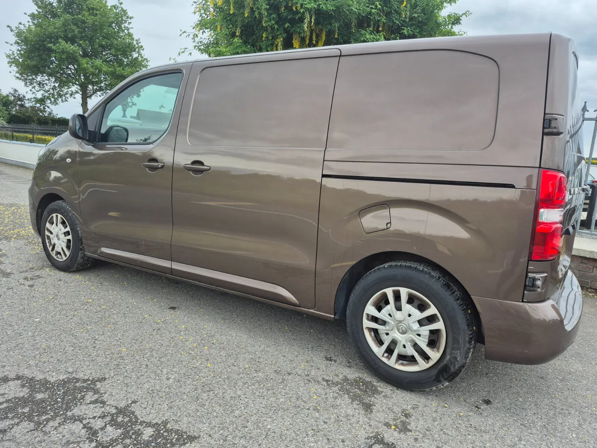 VauxhVivaro 2700 Sportive s/s - Image 2