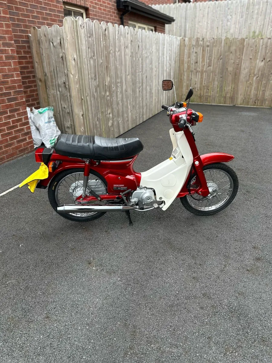 1991 Honda C90 Cub - Image 2