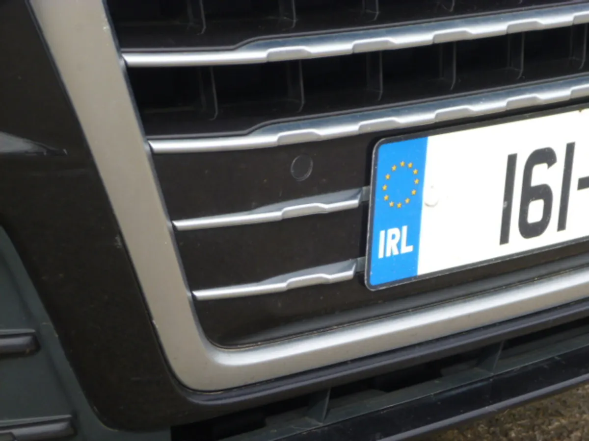 Audi Q7 Quattro 3.0 TDI Tiptronic S Line 7 seats - Image 4