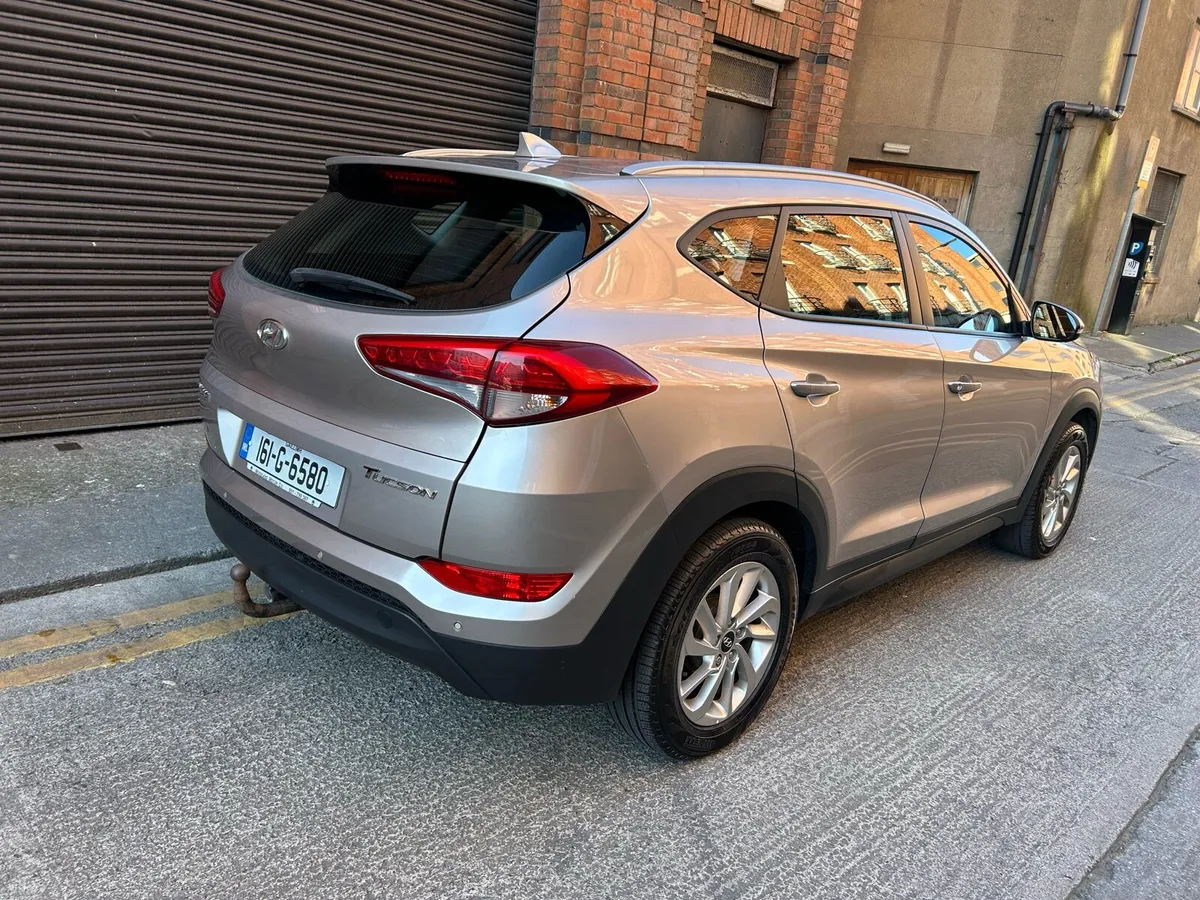 Car - Image 4