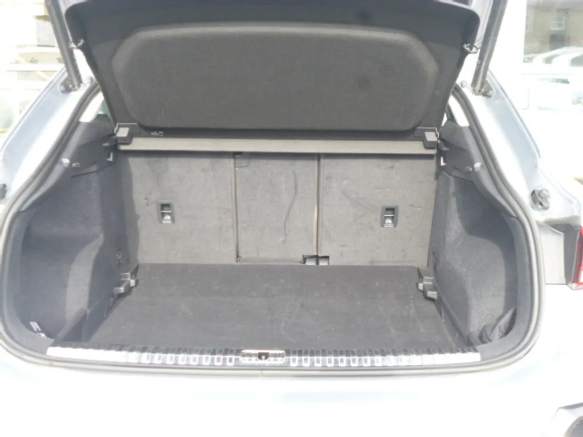 Audi Q3 2.0l TDI Tronic SE 2022 - Image 4