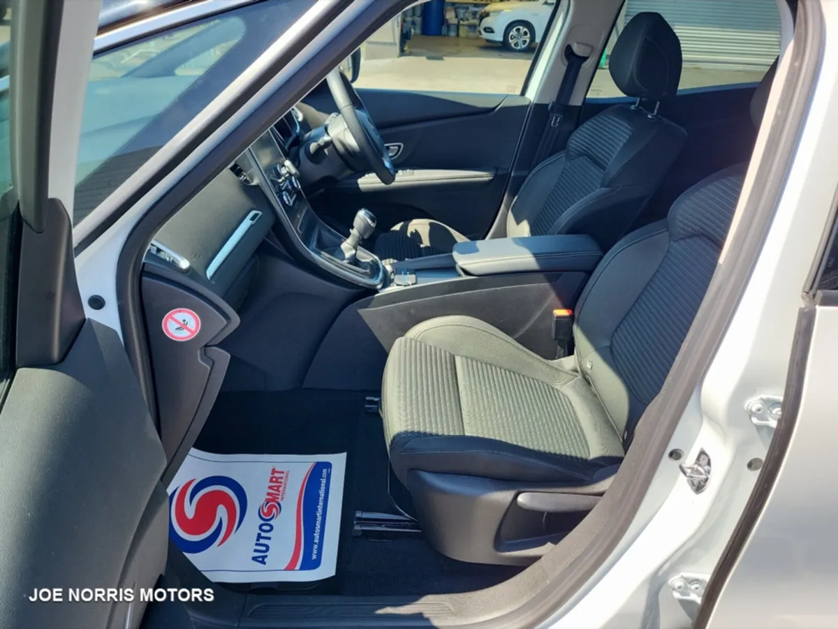 Renault Scenic ICONIC TCE 140 GPF MY18 4DR - Image 4