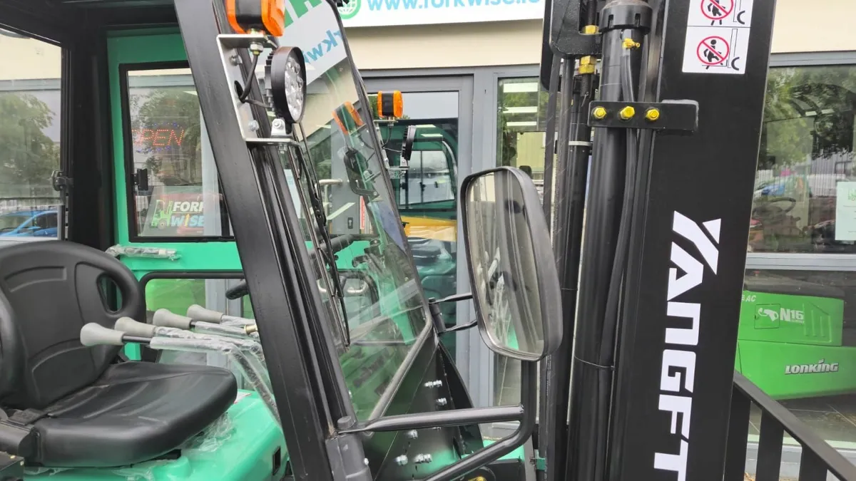 3.5 Ton Forklift with Mitsubishi Engine & Cab - Image 2