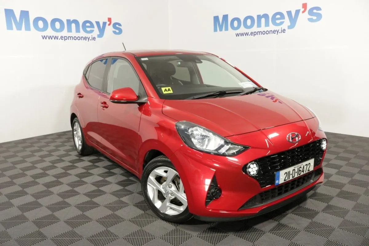 Hyundai i10 Automatic Deluxe 1.0l Petrol Hatchback - Image 1
