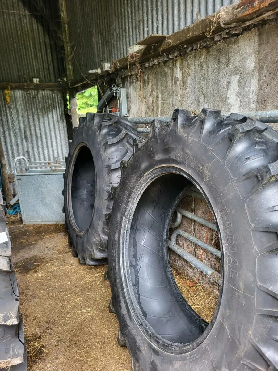 16.9 34  or 420 85 34 tyres - Image 4