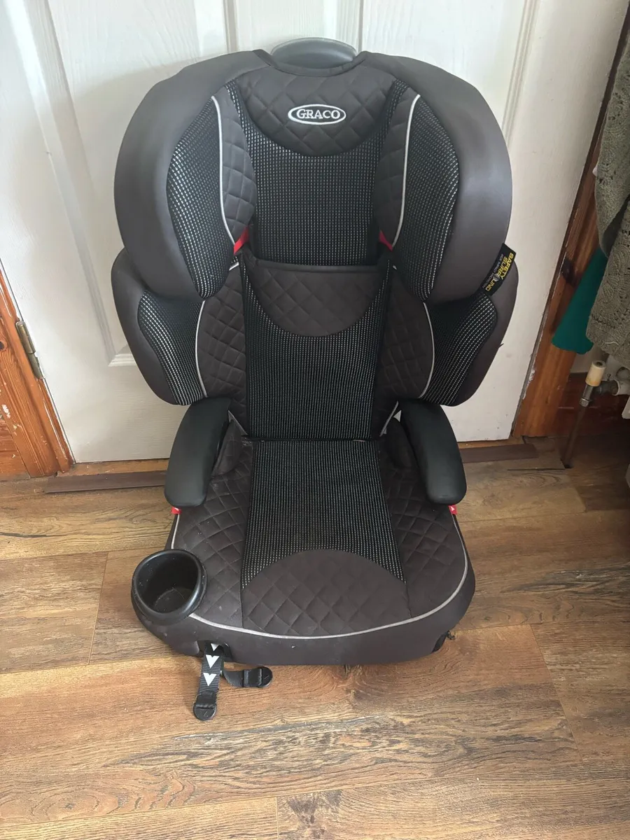 Graco high back booster seat with anchors - Image 1