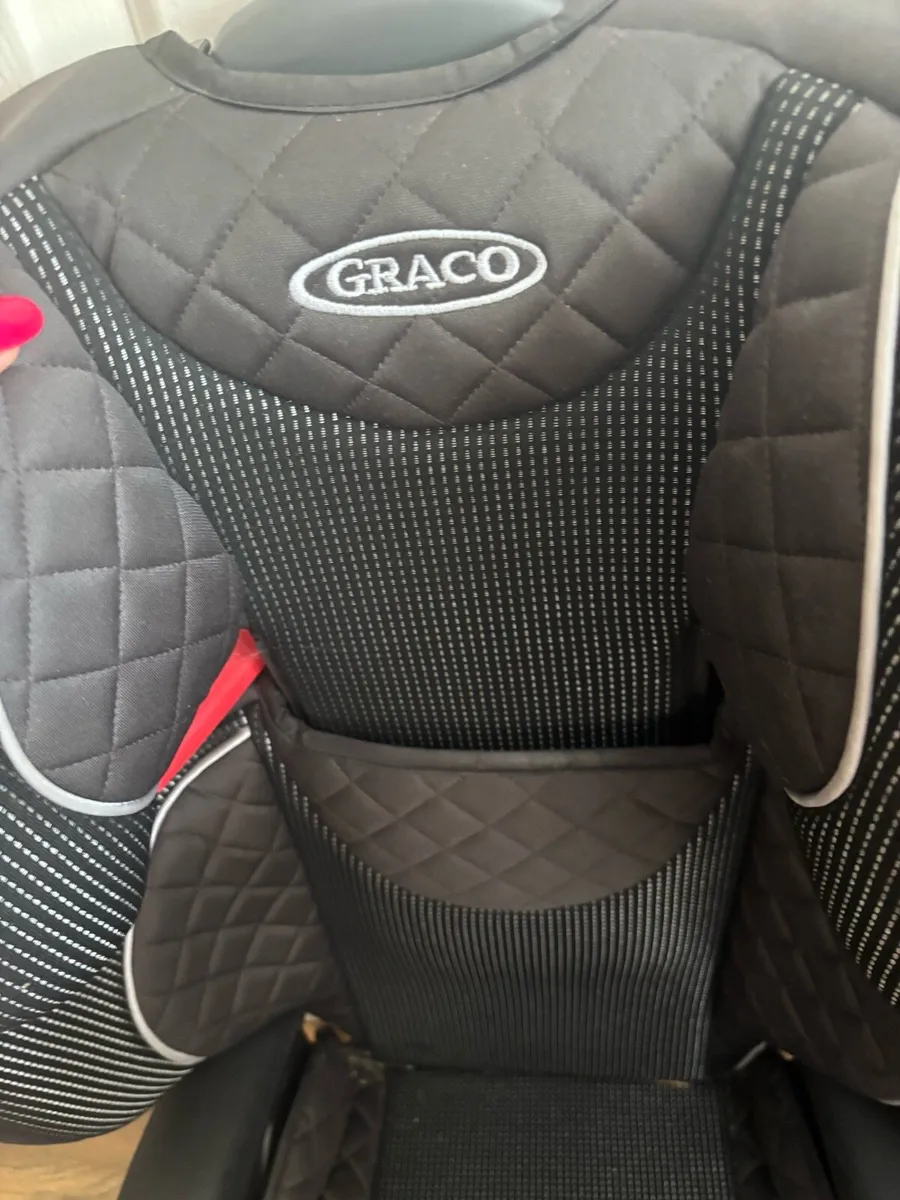 Graco high back booster seat with anchors - Image 2