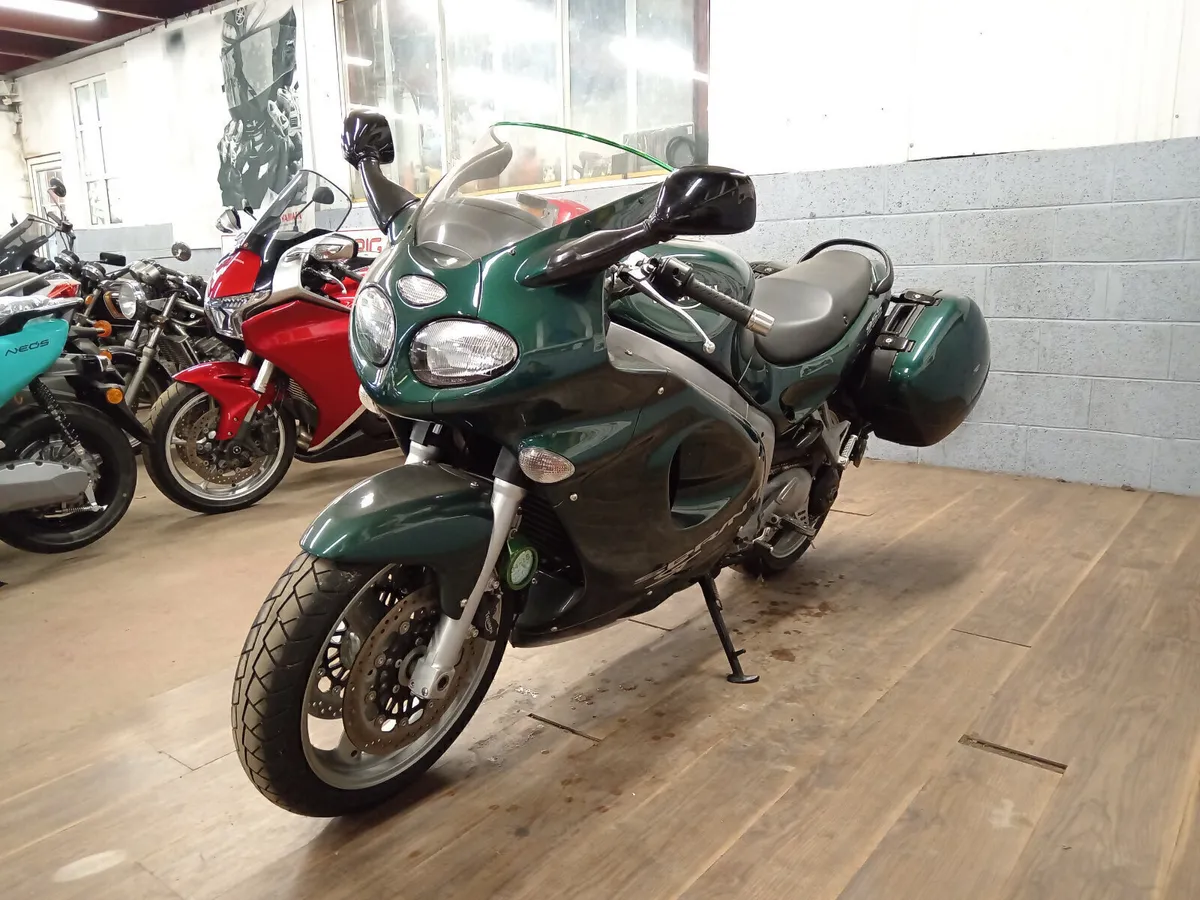 Triumph Sprint ST 955 - Image 4