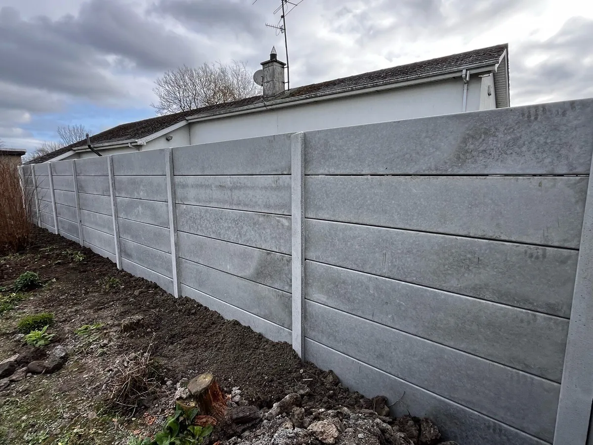 Fencing panels and posts - Image 4