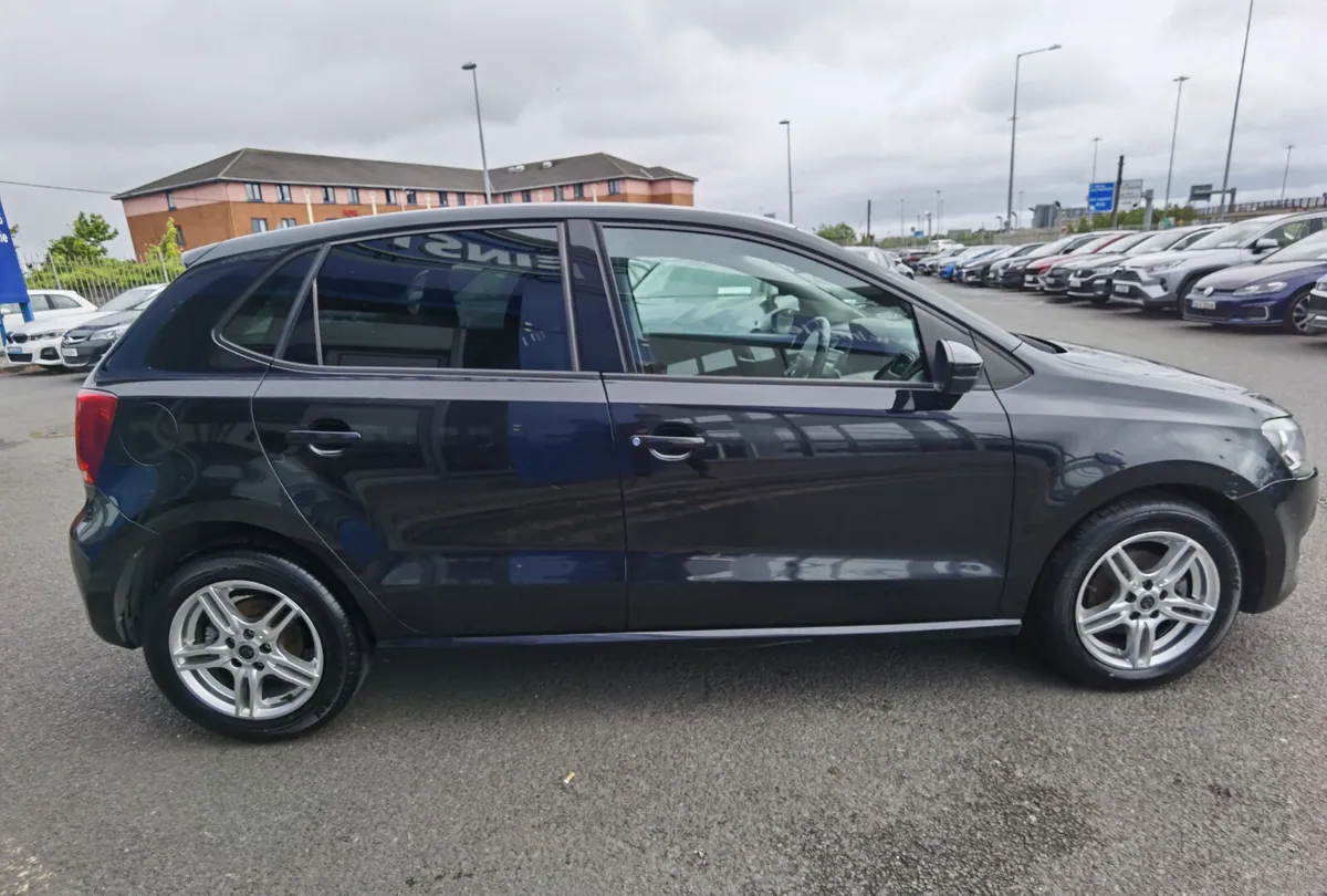 VOLKSWAGEN POLO 1.2 AUTOMATIC - Image 4