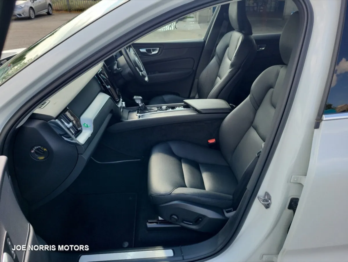 Volvo XC60 D 4, DIESEL, R DESIGN, AUTOMATIC AWD, R - Image 4