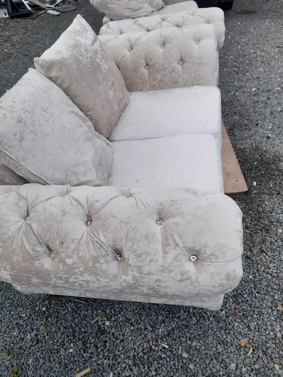 3 + 2 piece sofas - Image 2