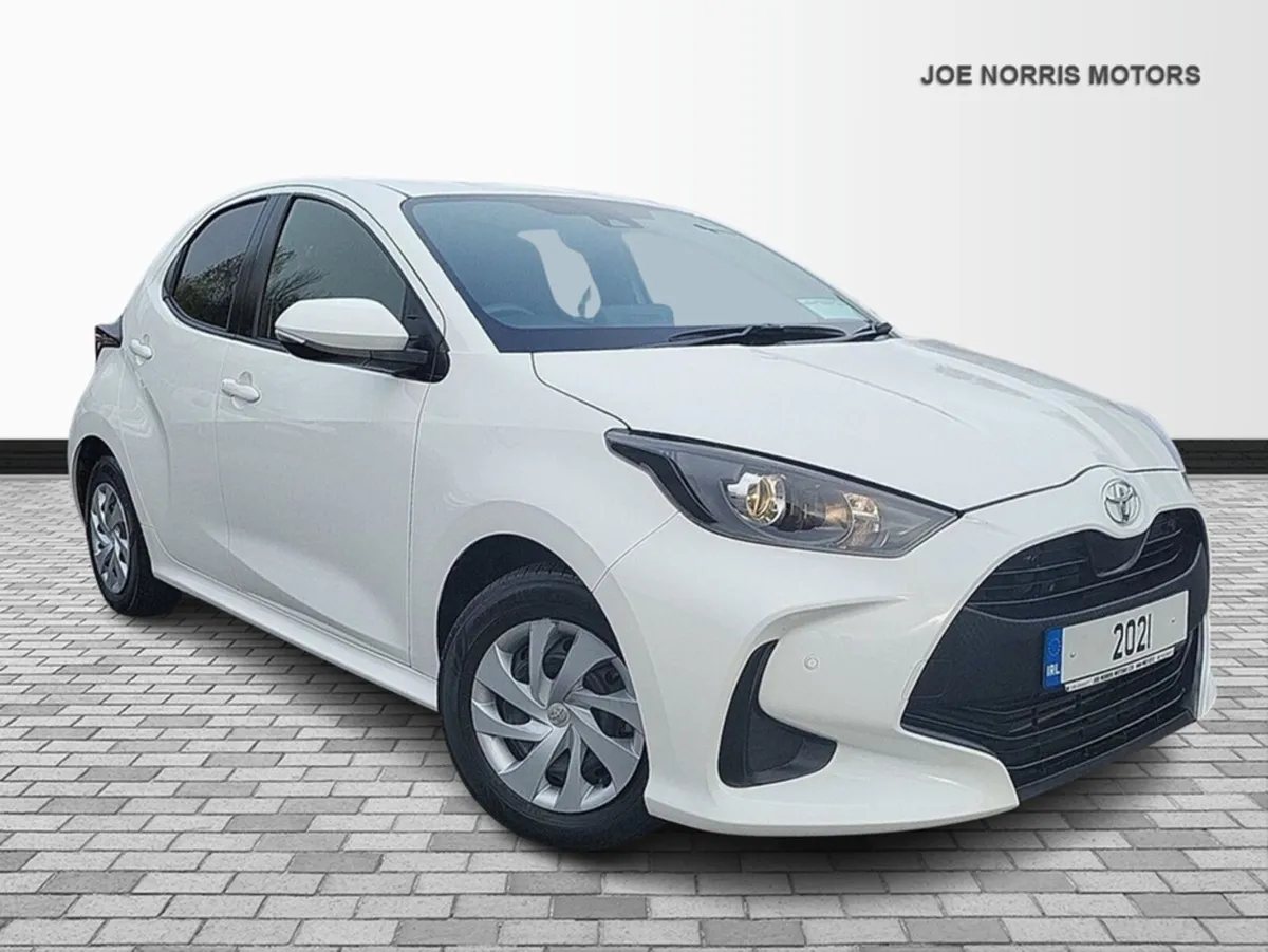 Toyota Yaris 1.0  Automatic  Includes 12 Months Ro - Image 1