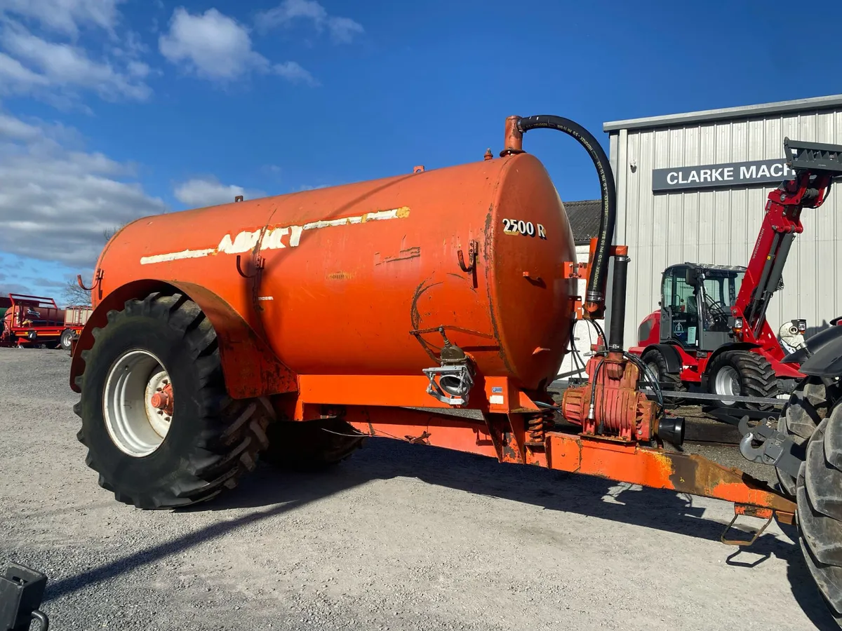 Abbey 2500 Gallon Vacuum Tank Clearance Special !! - Image 1