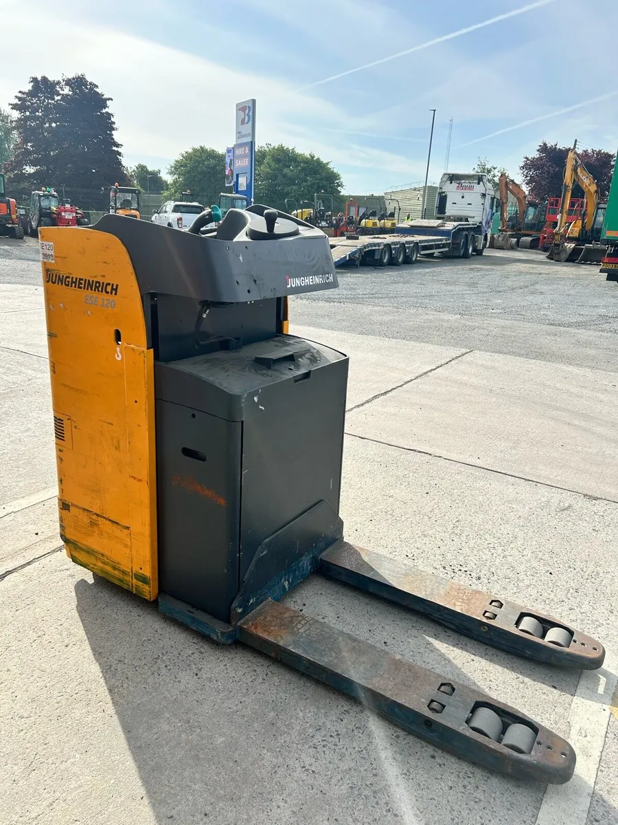 Electric Pallet Truck - Image 1