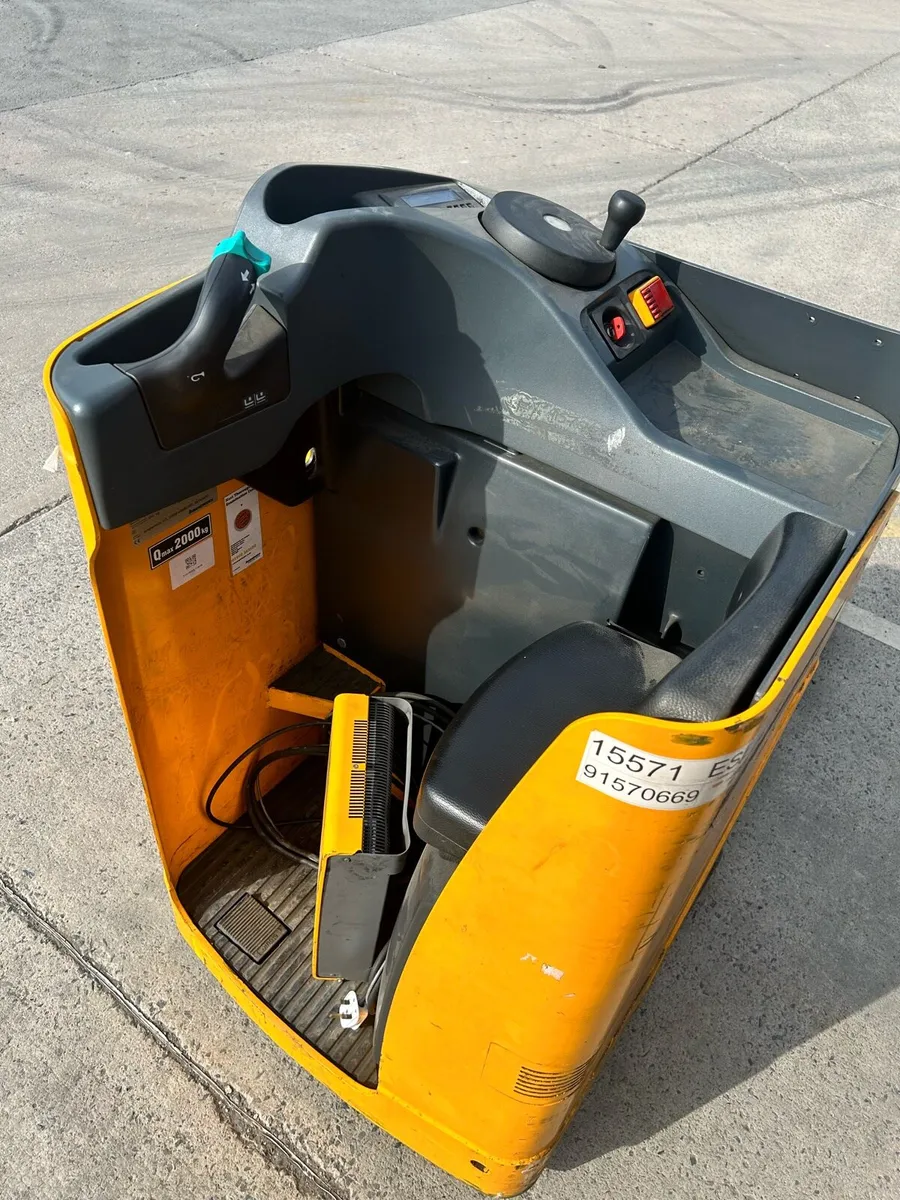 Electric Pallet Truck - Image 3