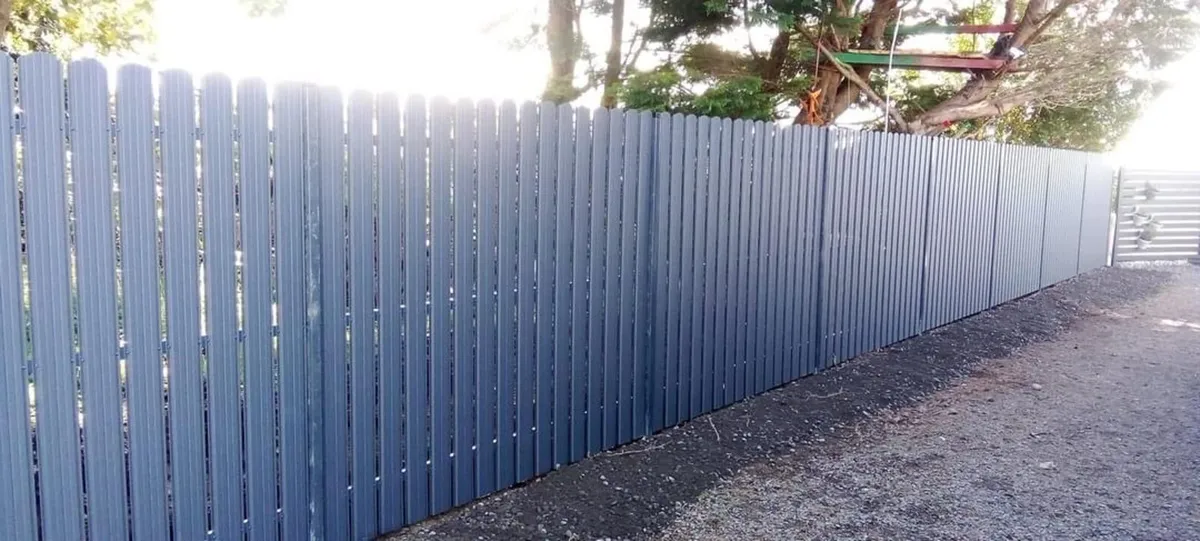 Metal fencing panels,gate and posts - Image 3