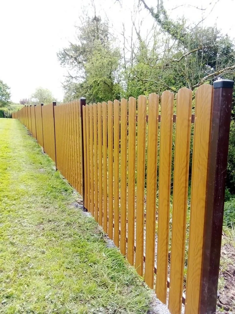 Metal fencing panels,gate and posts - Image 4