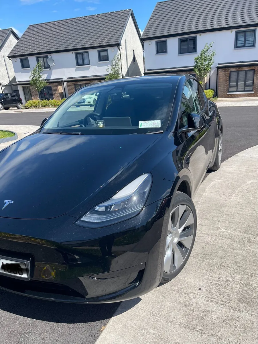 Tesla Model Y 232 RWD - Image 1