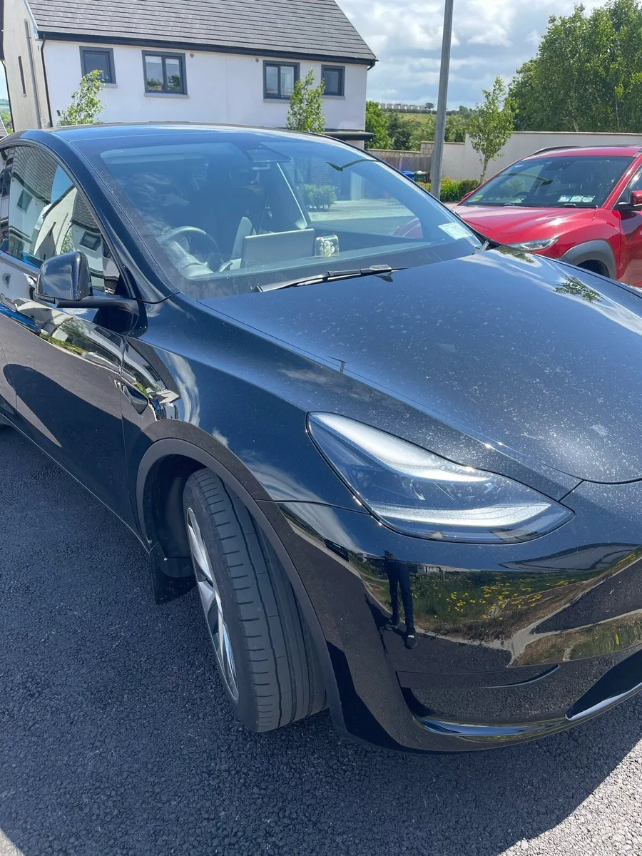 Tesla Model Y 232 RWD - Image 2
