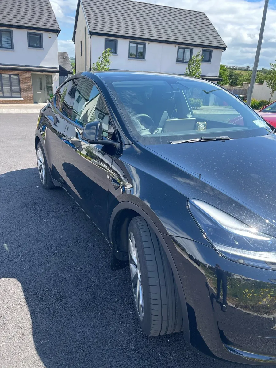 Tesla Model Y 232 RWD - Image 3