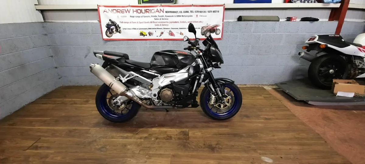 Aprilia RSV1000 Tuono - Image 1