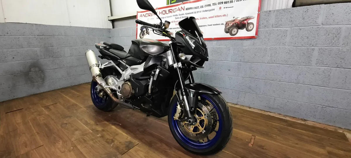 Aprilia RSV1000 Tuono - Image 3