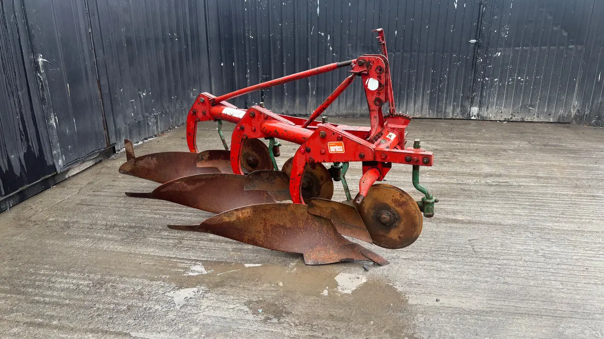 Burgess 3 Furrow Plough - Image 4