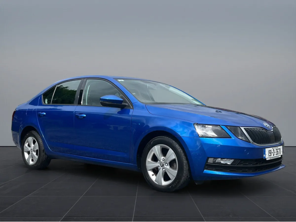 Skoda Octavia AMBITION 1.6 TDI 115HP DSG 4 4DR AUT - Image 1