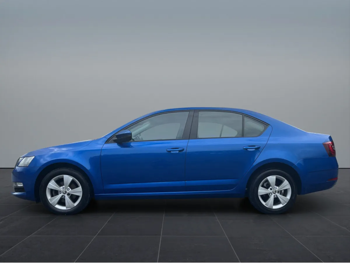 Skoda Octavia AMBITION 1.6 TDI 115HP DSG 4 4DR AUT - Image 2