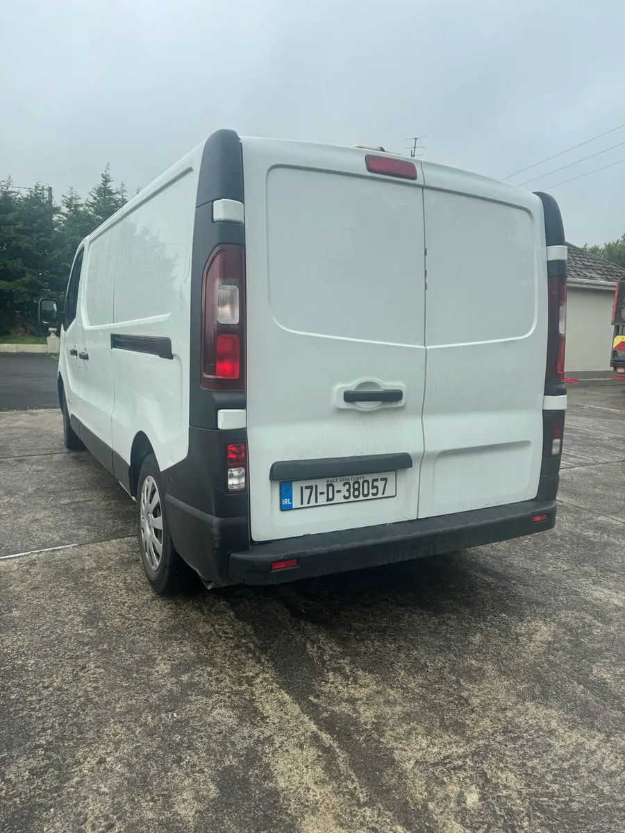 2017 Renault trafic - Image 3