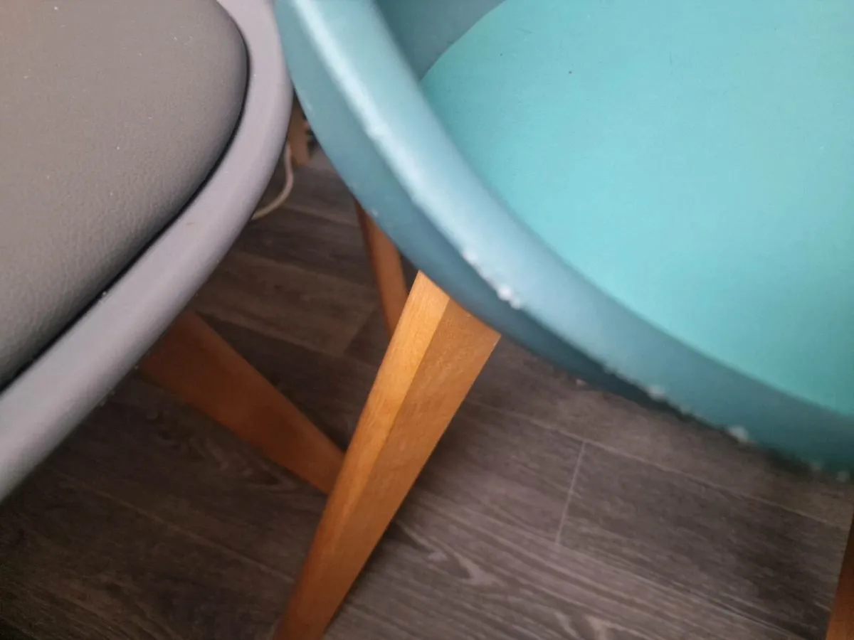 5 chairs - Image 3
