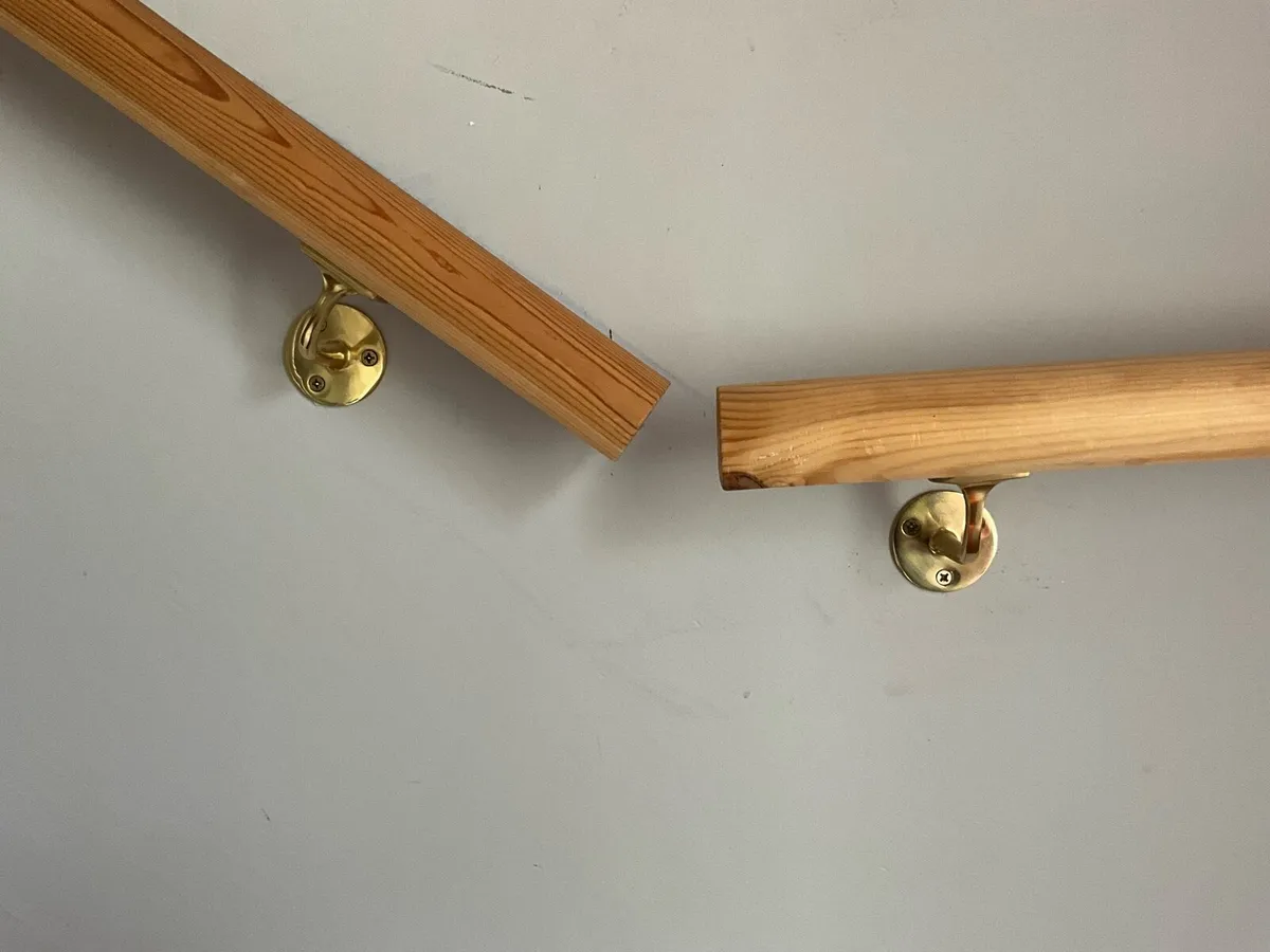 Wooden Stairs Rail with Brass Brackets & Screws - Image 1