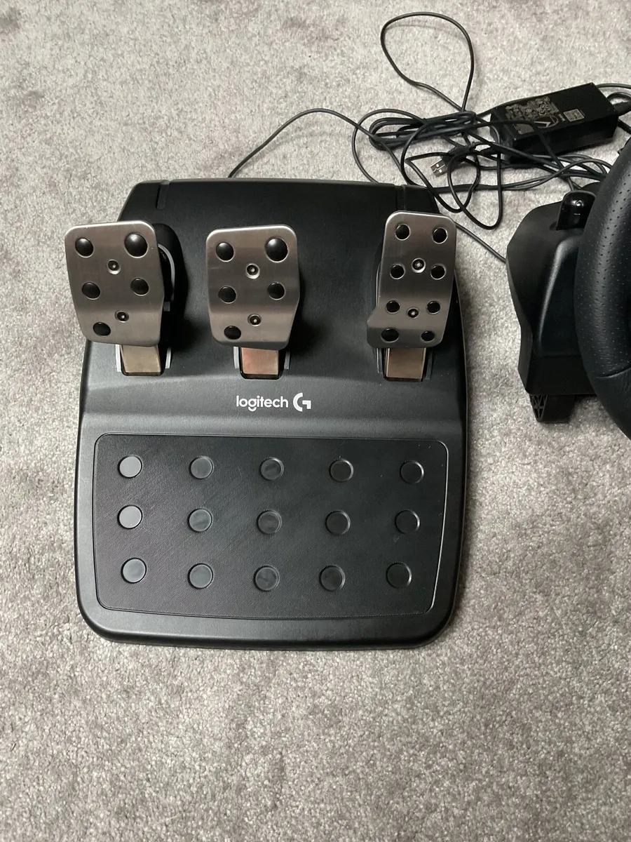 Logitech steering wheel and pedals - Image 3