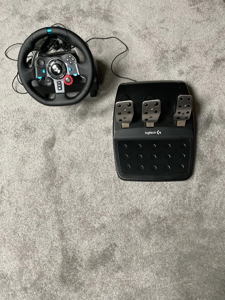Logitech steering wheel and pedals - Image 1