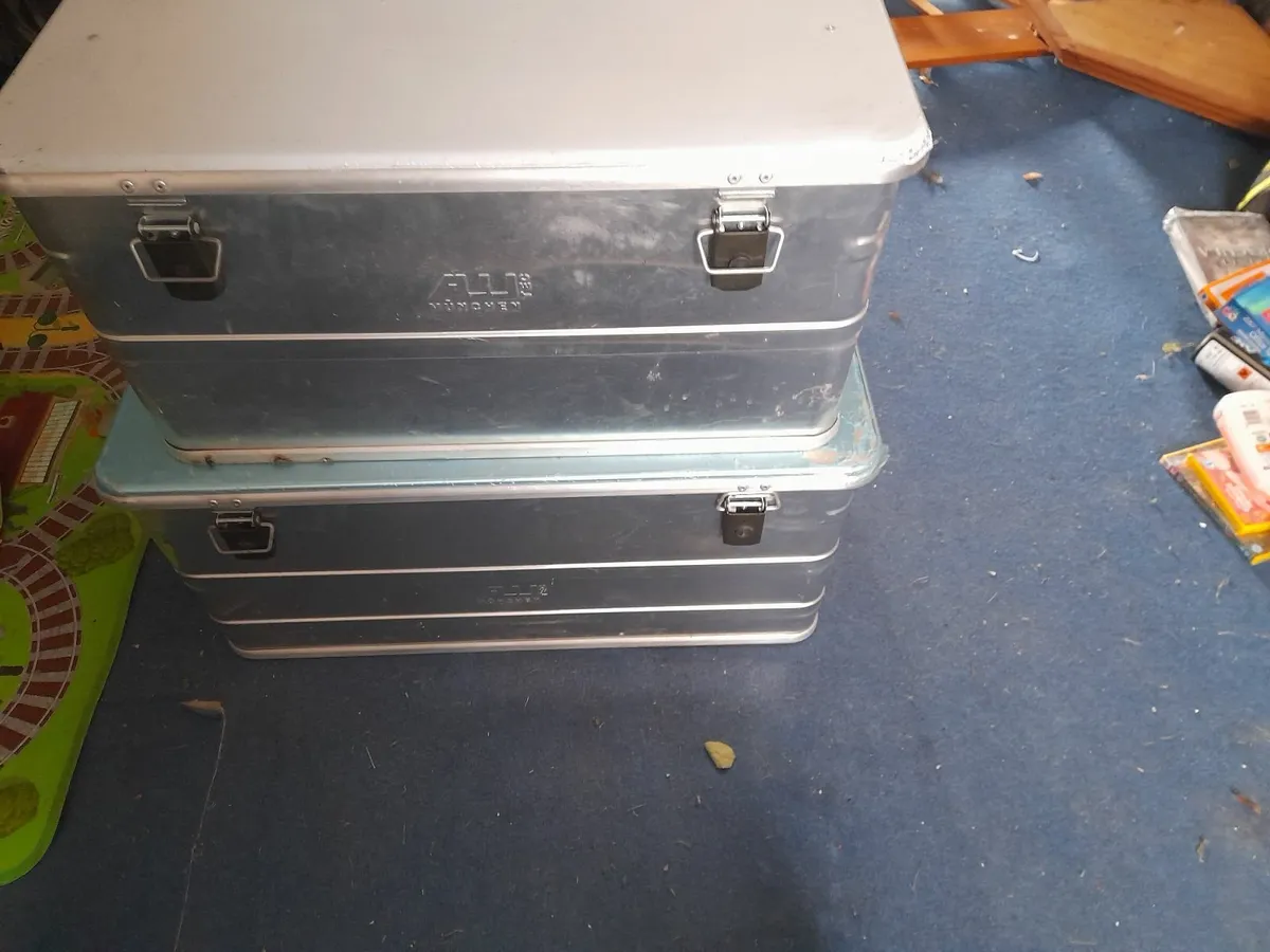 Metal Containers - Image 1